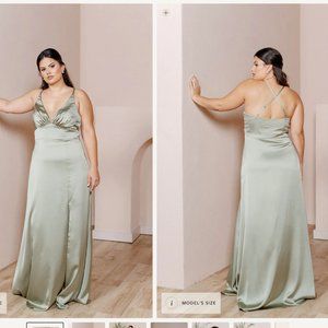 Revelry Carmen Size 8 Petite Length in Silver Sage